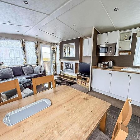Brilliant Caravan With A Partial Sea View In Suffolk Ref 32026Az ローストフト エクステリア 写真