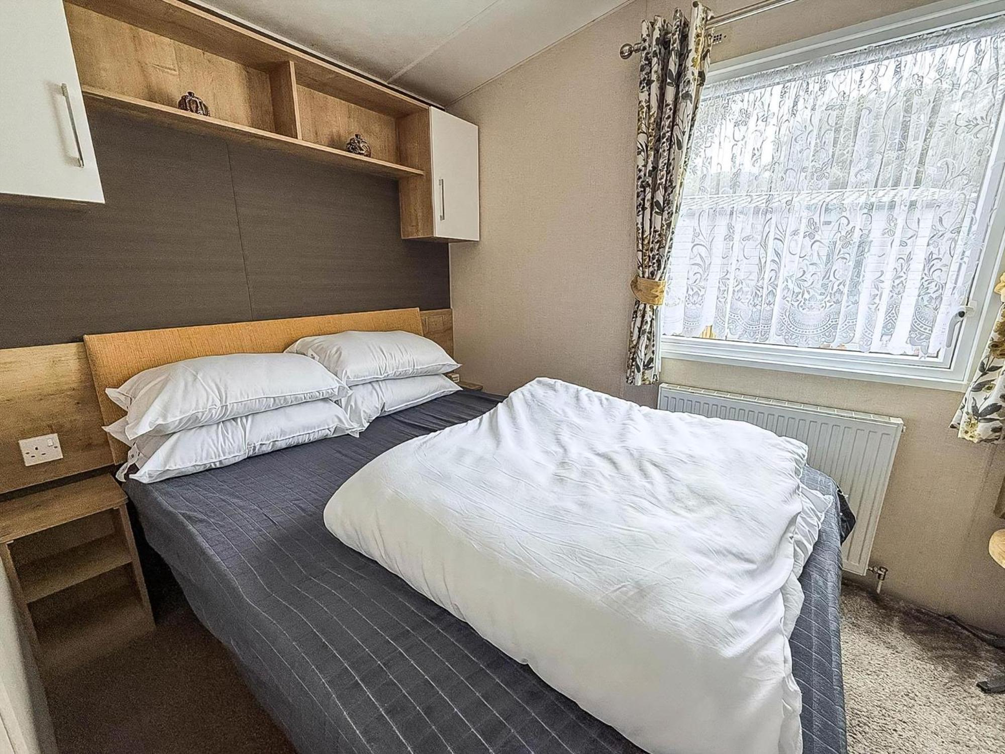 Brilliant Caravan With A Partial Sea View In Suffolk Ref 32026Az ローストフト エクステリア 写真