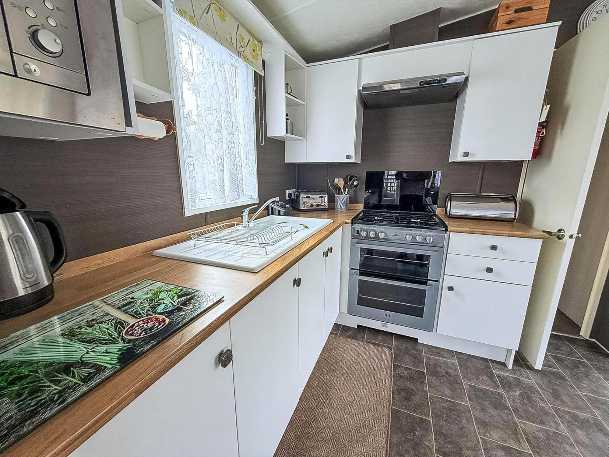 Brilliant Caravan With A Partial Sea View In Suffolk Ref 32026Az ローストフト エクステリア 写真