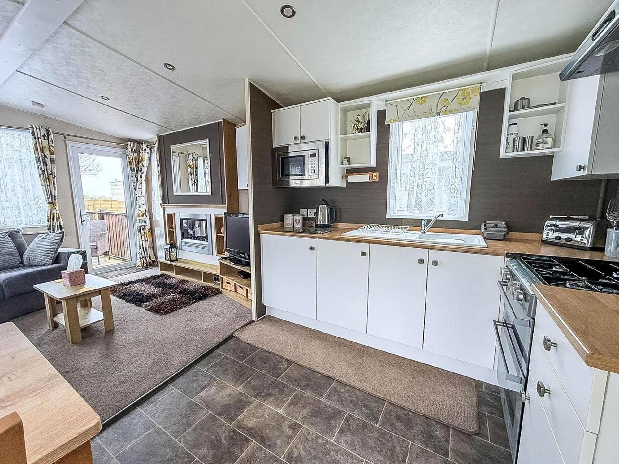 Brilliant Caravan With A Partial Sea View In Suffolk Ref 32026Az ローストフト エクステリア 写真